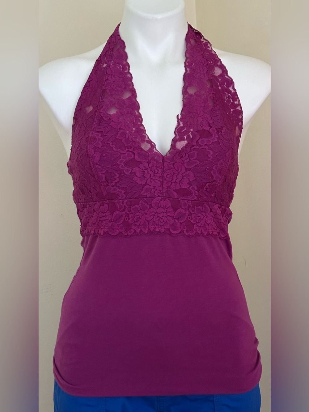 WET SEAL Rich Berry Pink  Halter Top V-Neck Floral Lace Tank Top Sz M